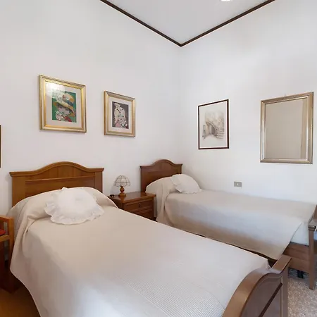 Casa Lele * Саррок